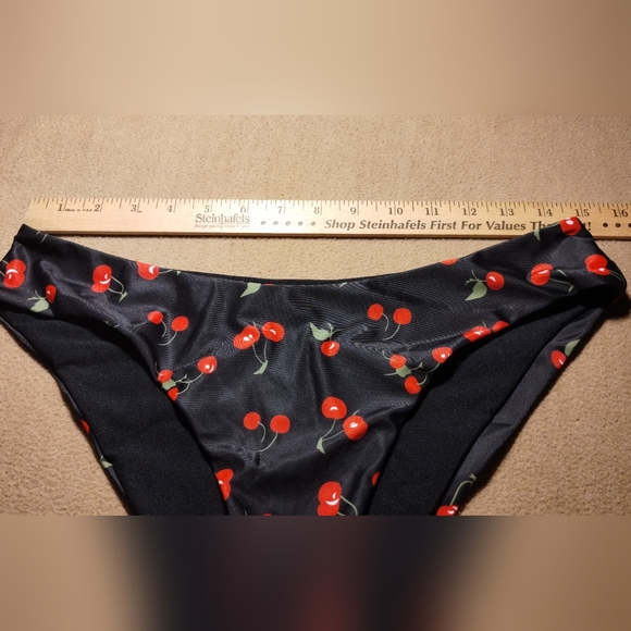 SALE- Lot of 2 Shein bikini bottoms - size L - Picture 4 of 8